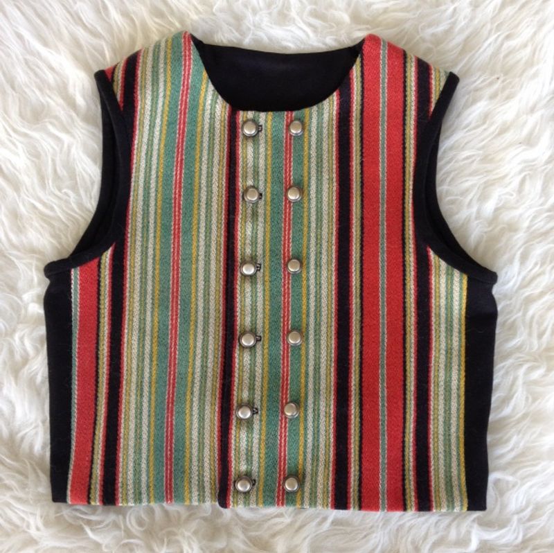 SOLGT Stripet festdraktvest dobbeltspent