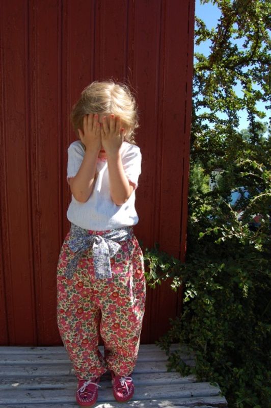 Barnigjen symønster bukse Solfrid