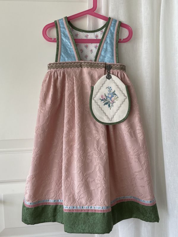 SOLGT Festdrakt Astrid pasteller