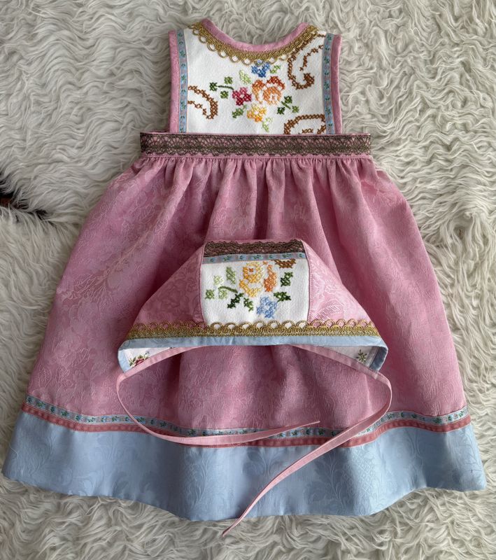 SOLGT Festdrakt Astrid liten rosa/lysblå