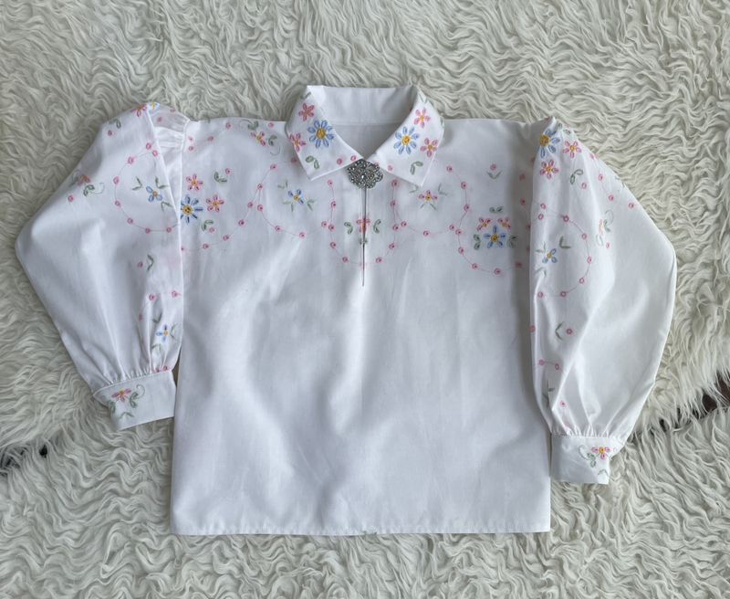 X SOLGT Festdraktskjorte Trine pasteller