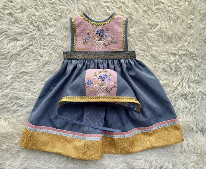 Hovedbilde Festdrakt Astridliten ...