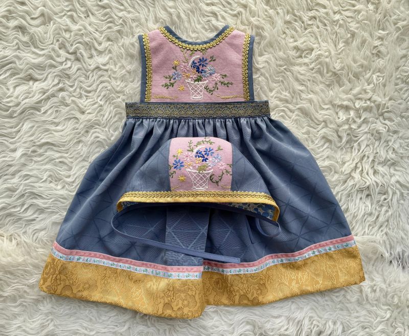 Festdrakt Astridliten blå/gul/rosa