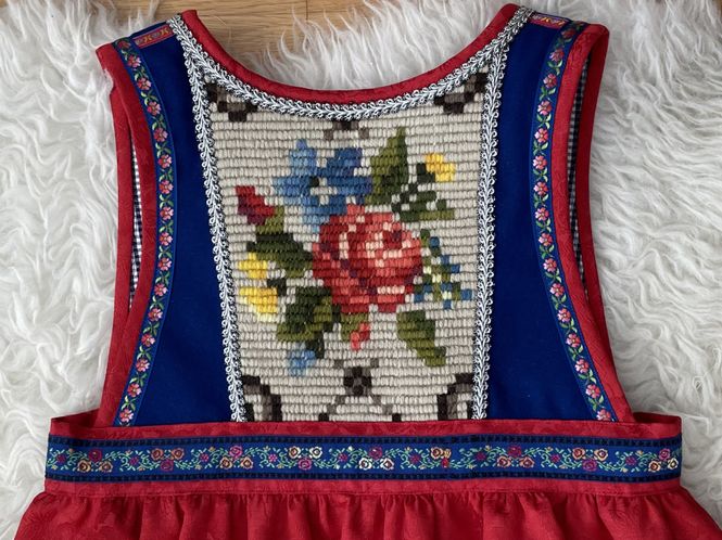 Hovedbilde X SOLGT festdrakt Astrid ...