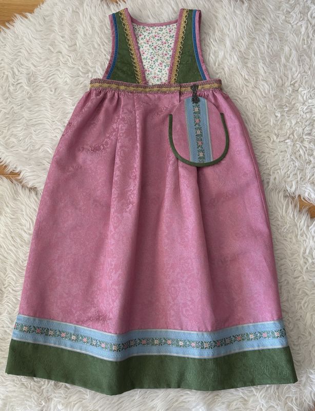 Festdrakt Astrid rosa/grønn/blå