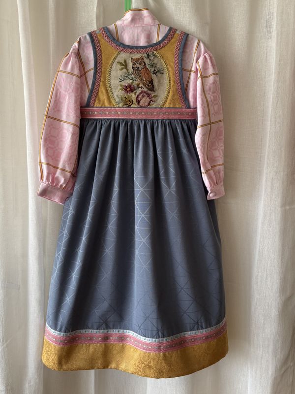 SOLGT Festdrakt  Astrid blå med ugle