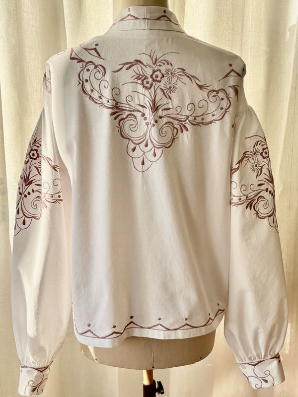 Festdraktskjorte Amanda hvit med rosa