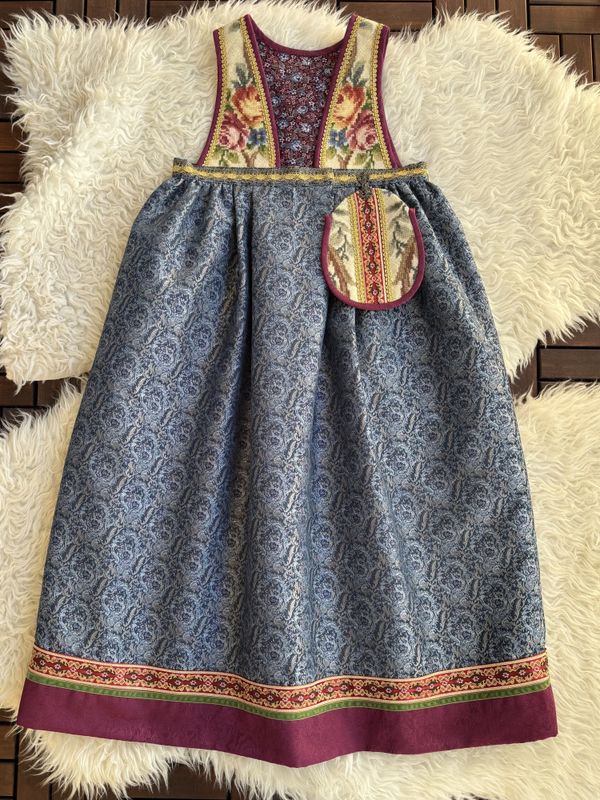 SOLGT Festdrakt Astrid blå brokade 2