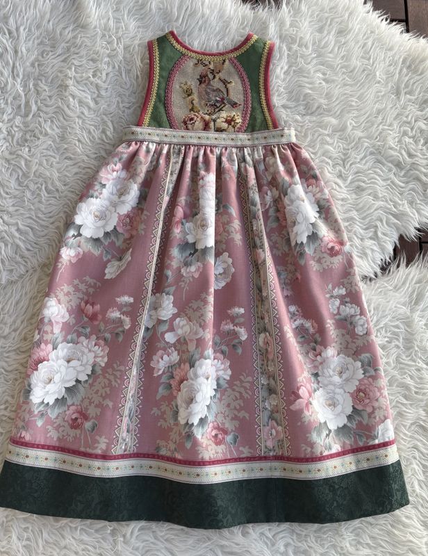 X SOLGT Festdrakt Astrid rosa med roser 3