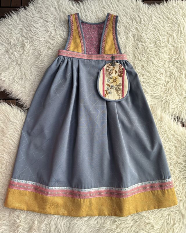 SOLGT Festdrakt  Astrid blå med ugle