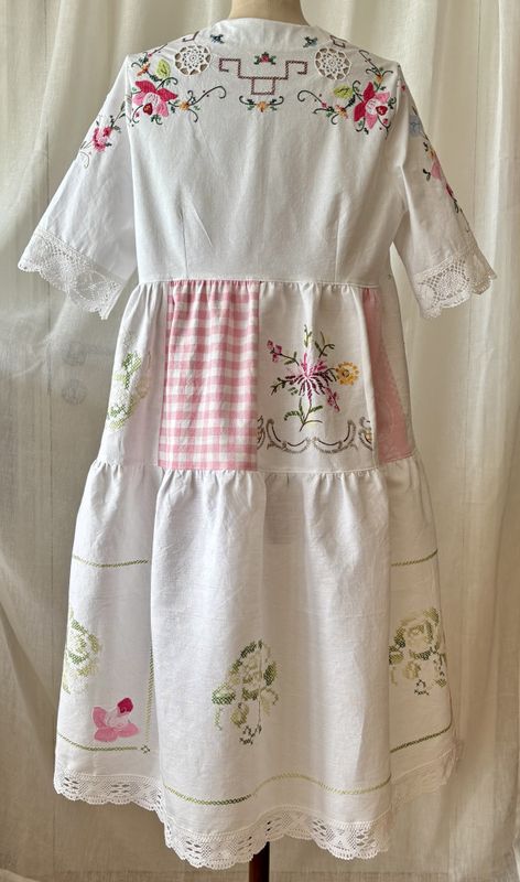 Kjole Fryd hvit med rosa
